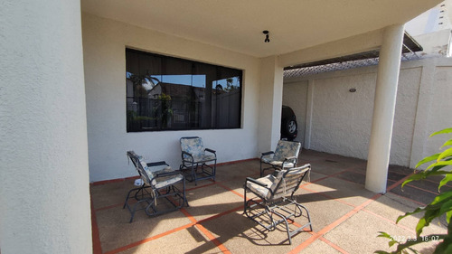 Imagen 4 de 10 de Casa En Altos De Guataparo Cod:137633 Marimer 04124382769