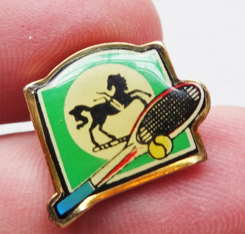Pin Tenis Club Argentino Antiguo Escudo Banco Lloyds 1980