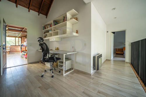 Excelente Casa En Venta Miraflores Country Club - Las Lomitas