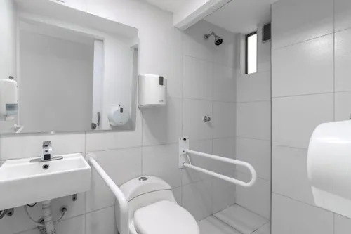 Local En Arriendo/venta En Chapinero Alto. Cod A22221