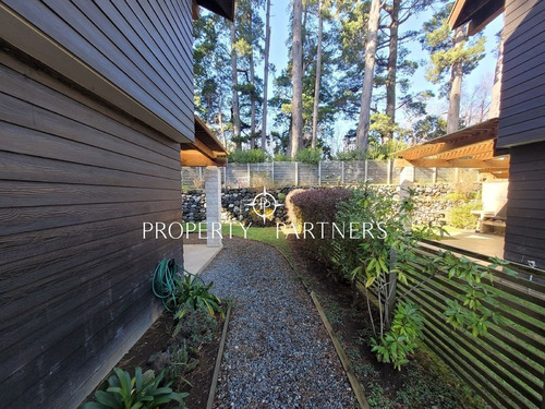 Imagen 19 de 30 de Casa Estilo Townhouse En Parque Pinares