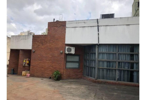 Edificio Comercial En La Mejor Zona De Lanus