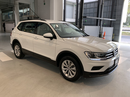 Imagen 13 de 15 de Volkswagen Tiguan 2020 1.4 Trendline Plus At