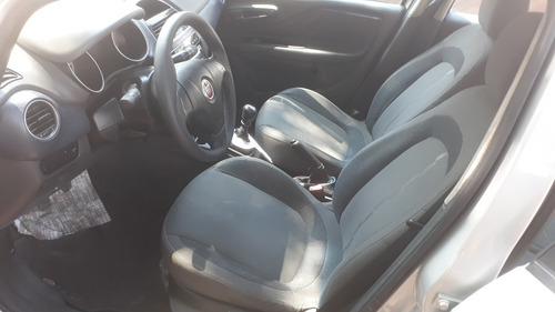 Imagem 9 de 12 de Fiat Punto Attractive 1.4