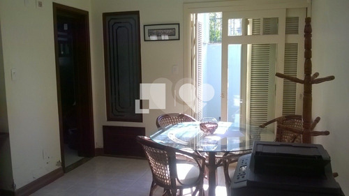 Imagem 26 de 30 de Casa Comercial, Ótima Para Escola Infantil 8 Salas, 6 Banheiros, Vaga Para 4 Carros, No Menino Deus - Reo417497