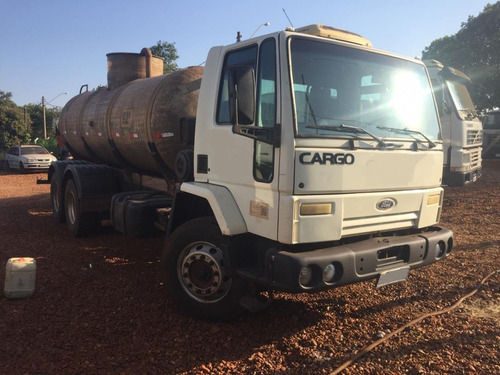 Caminhão Tanque Fibra Ford Cargo 2626 6x4 2004 R$ 150.000.