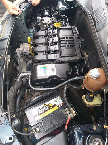 Renault Clio 1.0 16v Authentique 5p
