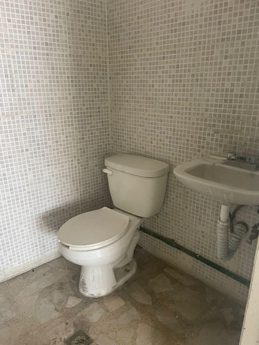 Local Comercial En Venta Y Renta Con Departamento En Col. Las Reynas, Irapuato, Gto.