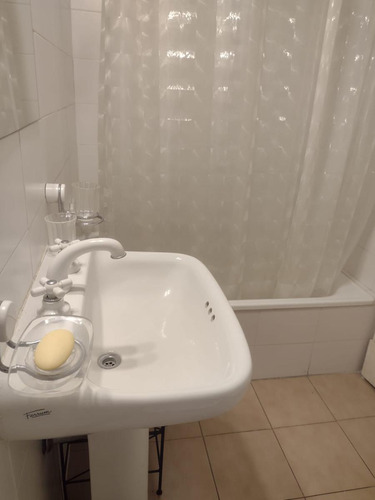 Amplio Ambiente En Emblemático Edificio Francés