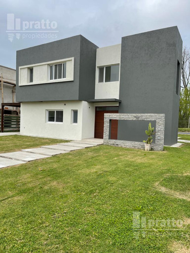 Casa A La Venta En Puertos Del Lago Barrio Acacias 