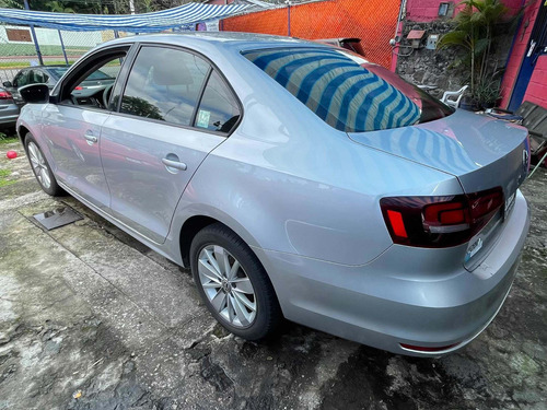 Imagen 10 de 14 de Volkswagen Jetta 2.5 Comfortline Mt 2016