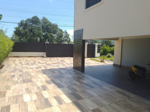 Casa En Venta Con Piscina En Bonao