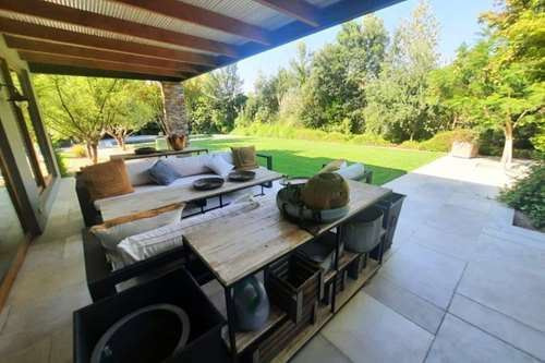 Casa En Venta De 6 Dorm. En Chicureo