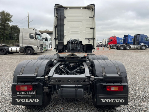 Imagem 6 de 17 de Volvo Fh 540 Traçado Globetrotter 6x4 2020 Branco Scania 540