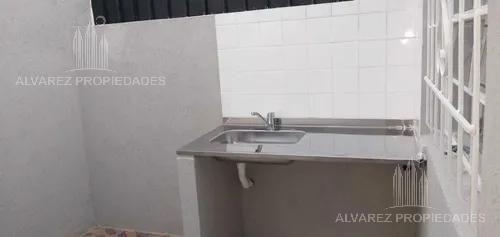 Imagen 4 de 7 de Casa 3 Ambientes Venta Castelar Sur Oportunidad Financiación