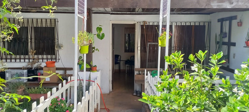 Casa En Venta Con Jardín Y Cochera En Munro
