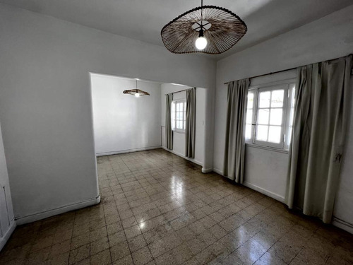 Casa De 6 Dormitorios En Cofico - Excelente Ubicación