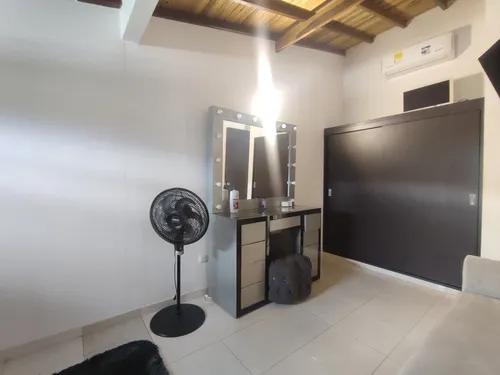 Casa En Venta En Lomitas. Cod V30740