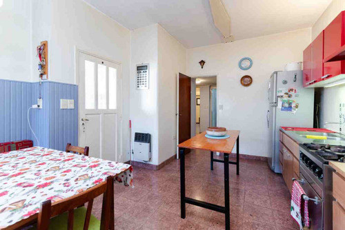Venta Casa 6amb Cochera Hurlingham Permuta