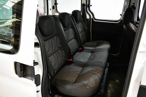 Imagen 6 de 15 de Citroen Berlingo Multispace 1.6 Hdi Xtr 2021 La Plata 087