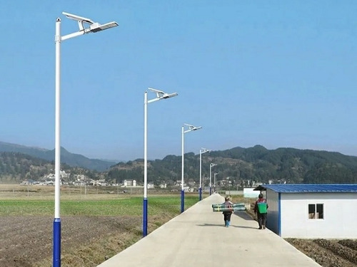 Imagen 3 de 5 de Luminarias Led Con Panel Solar Y Control Remoto 100 Y 200w.