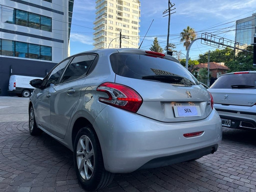 Imagen 4 de 14 de Peugeot 208 Allure Touchscreem 2016
