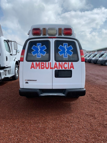 Imagen 5 de 15 de Ambulancia De Traslado T2 Chevrolet Express Modelo 2008