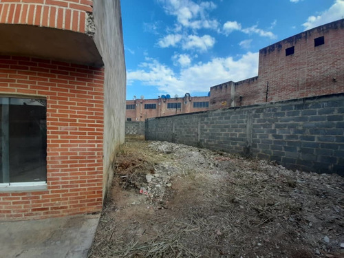 Imagen 3 de 6 de Townhouse En Venta Naguanagua Sector Manantial Obra Gris Gav