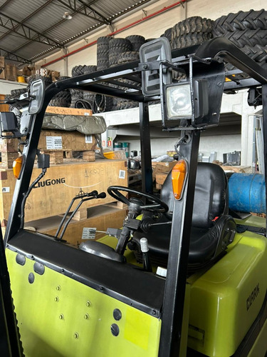 Empilhadeira Clark 3t Glp 2004 Fazer Reparos Motor Repasse
