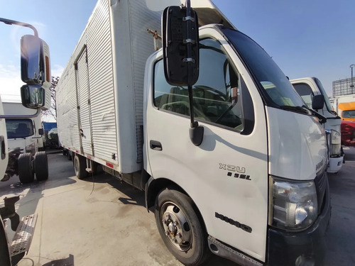 Hino Xzu Otra 2013