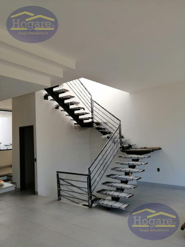 Casa En Venta En Barranca El Refugio En Zona Norte, Nueva En León, Gto.