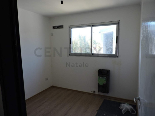 Imagen 6 de 10 de Duplex A Estrenar 2 Dormi, Cochera Y Patio En Av Montevideo Y Av 66, Berisso