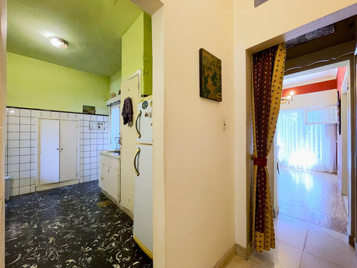 Casa En Venta Con Departamento En Planta Alta, Todo A Reciclar, En Florida/vte. López