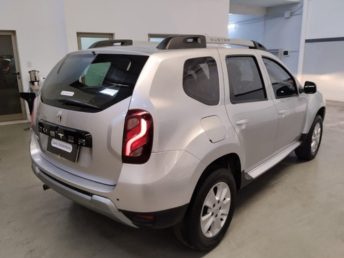 Imagen 8 de 15 de Renault Duster 2017 1.6 Ph2 4x2 Privilege 110cv
