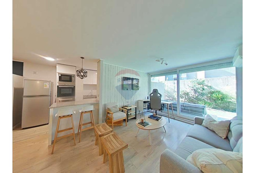 Bello Y Moderno Con Un Amplio Patio Privado!