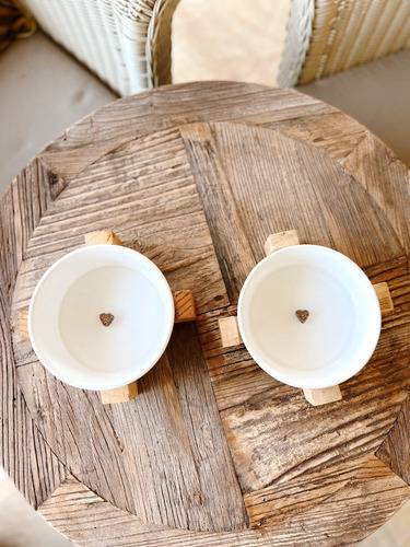 Imagen 2 de 3 de Plato Cross En Cerámica Para Perros Con Base En Madera