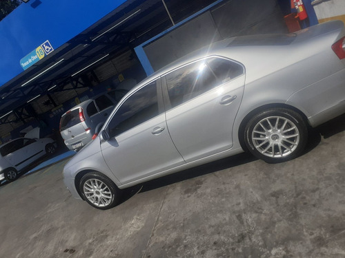 Imagem 2 de 12 de Volkswagen Jetta 2007 2.5 4p