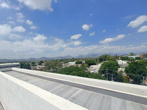 Edificio En Venta En Revolucion, Gómez Palacio, Durango