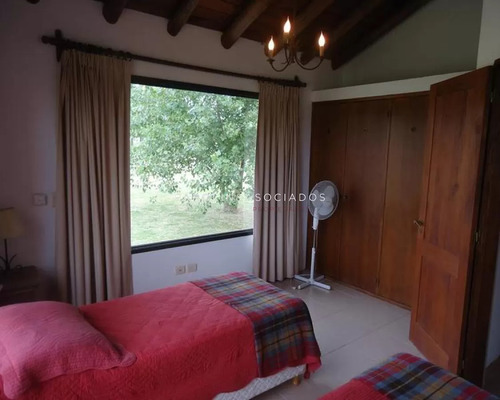 Casa En Venta De 4 Dormitorios En El Quijote, La Barra