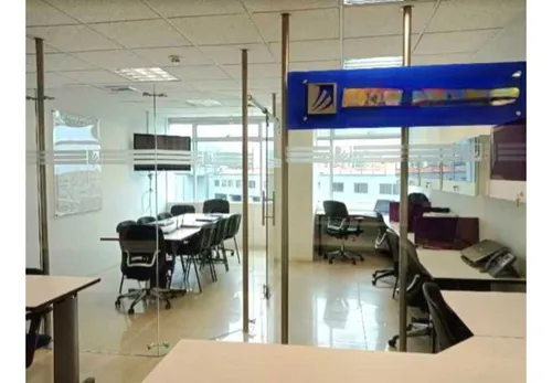Oficina Amoblada En El Centro Empresarial Chipichape