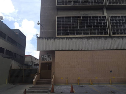Imagen 2 de 24 de Galpon Boleita Sur