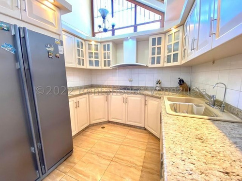 Imagen 5 de 14 de Casa En Venta Urb. Prados Del Este # 22-22757