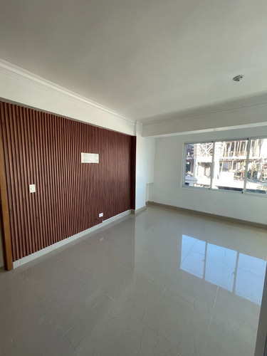 Alquilo Apartamento Próximo A La Ave. Chales De Gaulle