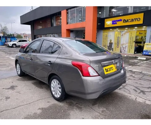 Nissan Versa 1.6 Advance