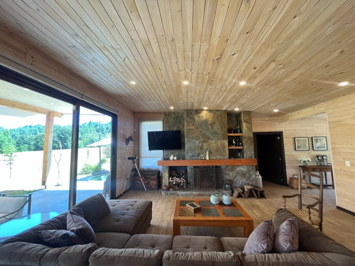Excepcional Casa En Venta En Condominio Río Plata
