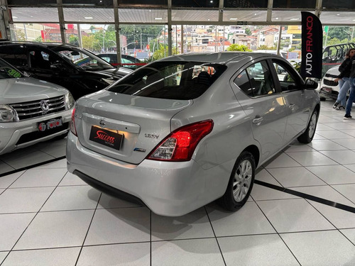 Nissan Versa 1.6 SV 16V