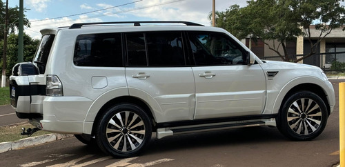 Mitsubishi Pajero Full 3.2 Hpe Aut. 5p
