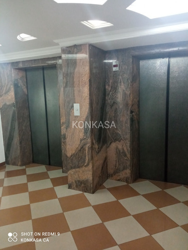 Konkasa Vende Penthouse En La Urbanización Calicanto.