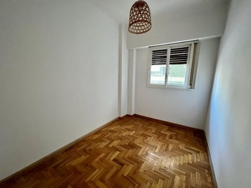 Imagen 4 de 10 de Departamento De 3 Ambientes Con Balcon - Muy Luminoso - Coghlan