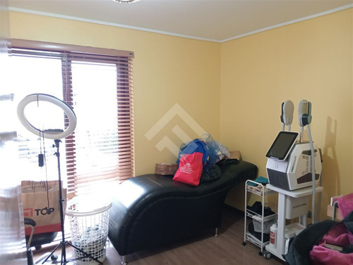 Casa En Venta De 4 Dorm. En Maipú